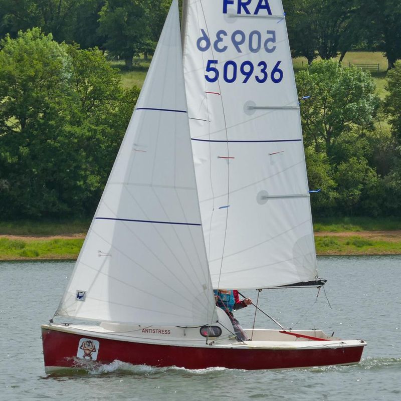 Le tissu Dacron croisière pour votre voile de bateau - Polyester en coupe  horizontale - Sails Concept